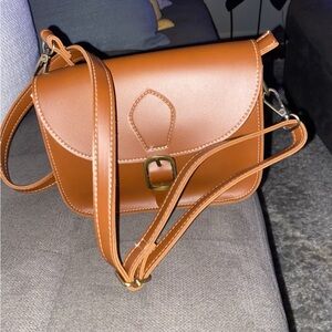 Elegant Brown Leather Crossbody Bag
